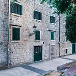 Apartment Sol-1 In Old Part Of City Centar